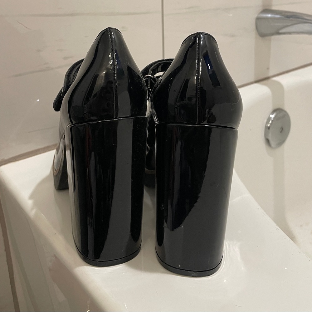 Steve Madden Twice Black Patent Leather Mary Jane platform Heels - Picture 4 of 12